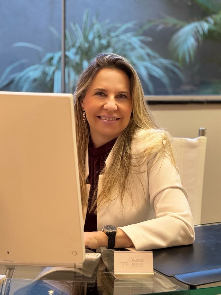 Dra. Raquel Keller em seu consultório